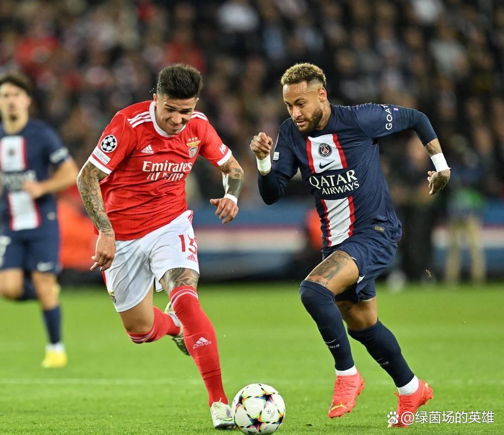 巴黎圣日耳曼险胜巴萨，范戴克梅开二度西甲