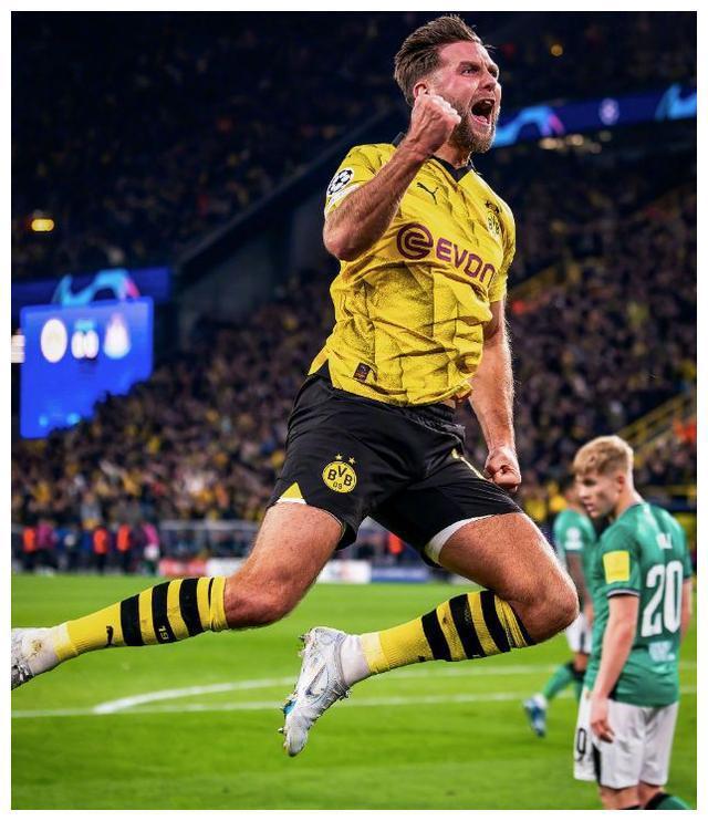 关于多特蒙德客场逆转胜利，稳定积分排名的信息